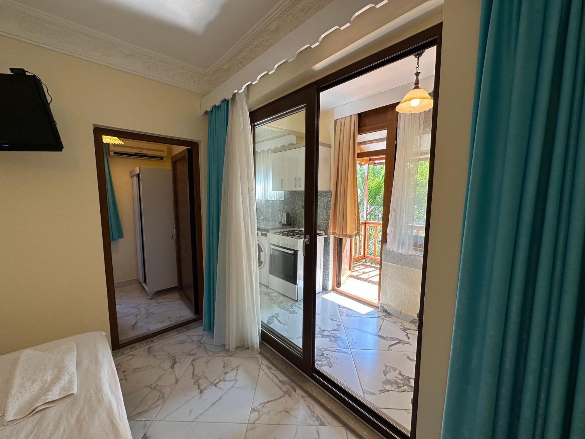 Palm Konak Hotel Çıralı Esterno foto
